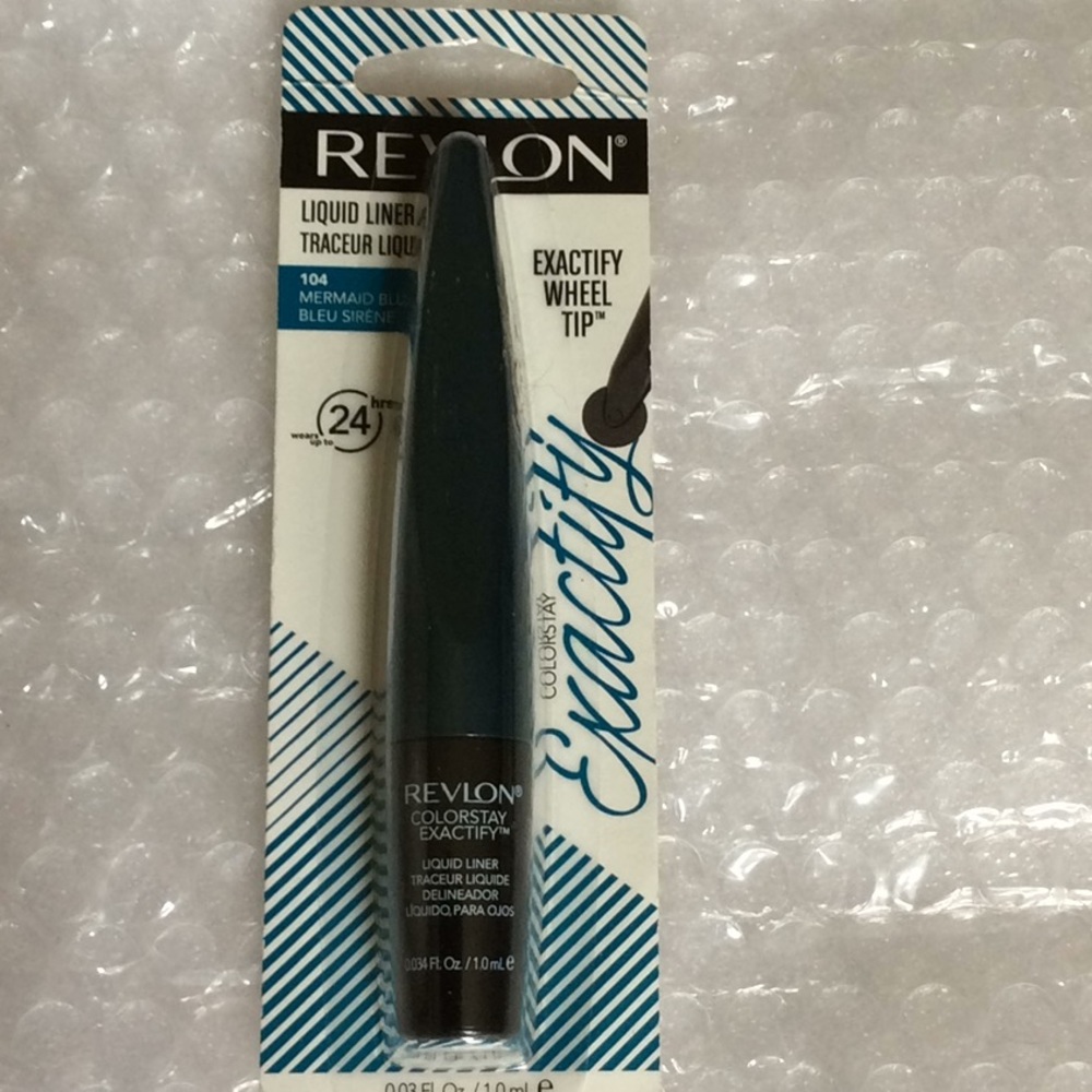🐶 $4 🐶 Revlon Liquid Liner